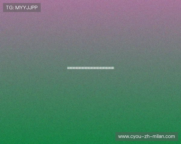 赛车座椅螺丝松动，车手边开边扶，赛后肌肉拉伤，扶座椅成训练项目